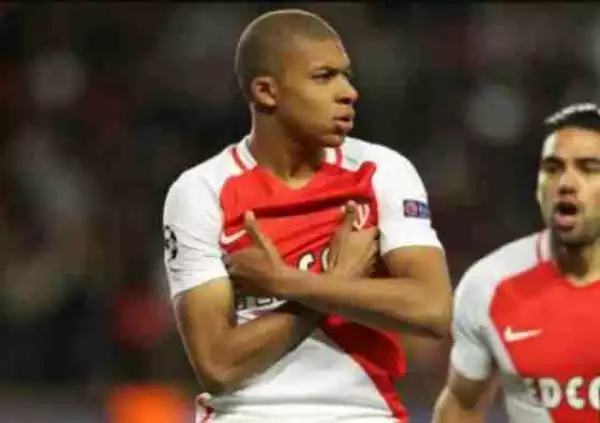 Mbappe Finally Signs For PSG As Transfer Window Draws To A Close
